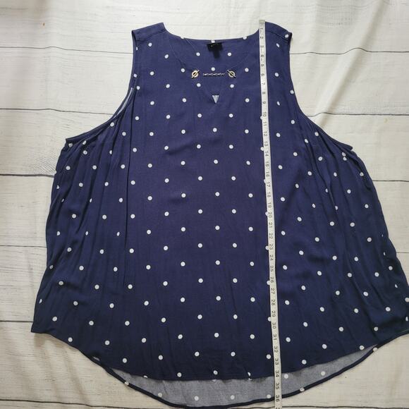 Torrid Size 5 Crepe Chain Detail Tank Blue White Polka Dot Nautical Essentials - Picture 5 of 8